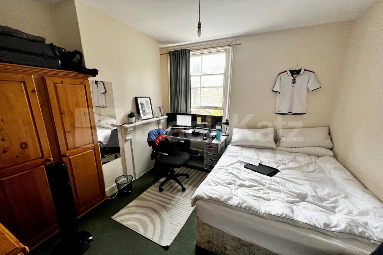 Charming Three Bedroomed Apartment In Period Building  Walcorde Avenue, Elephant & Castle